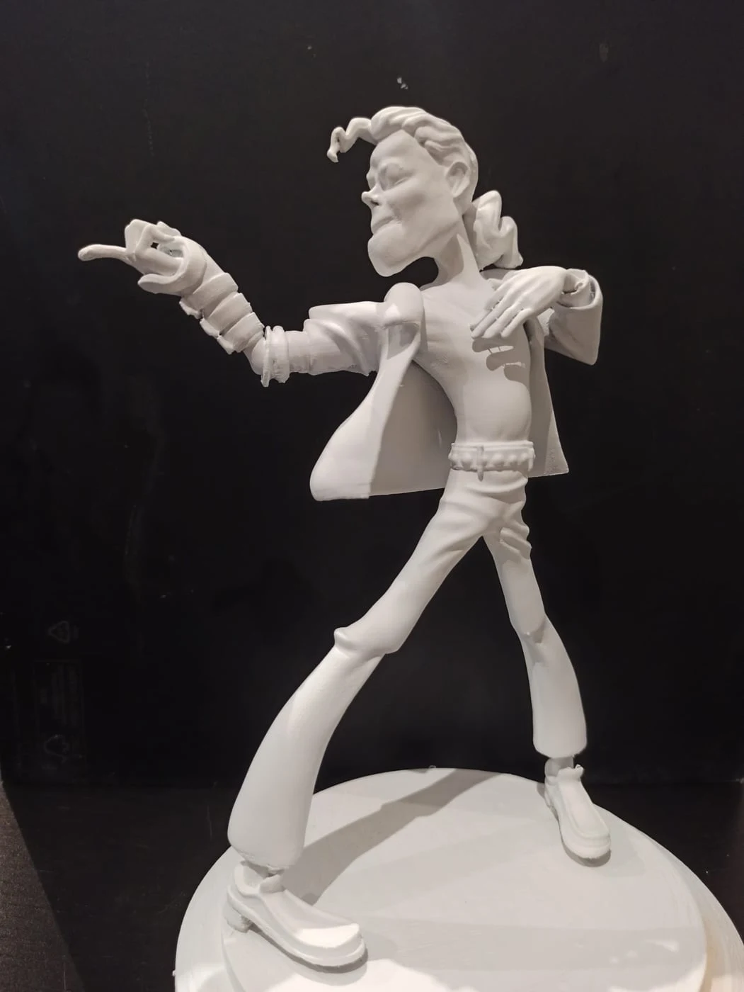 Estatueta colecionável impressa em resina 3D — processo 1