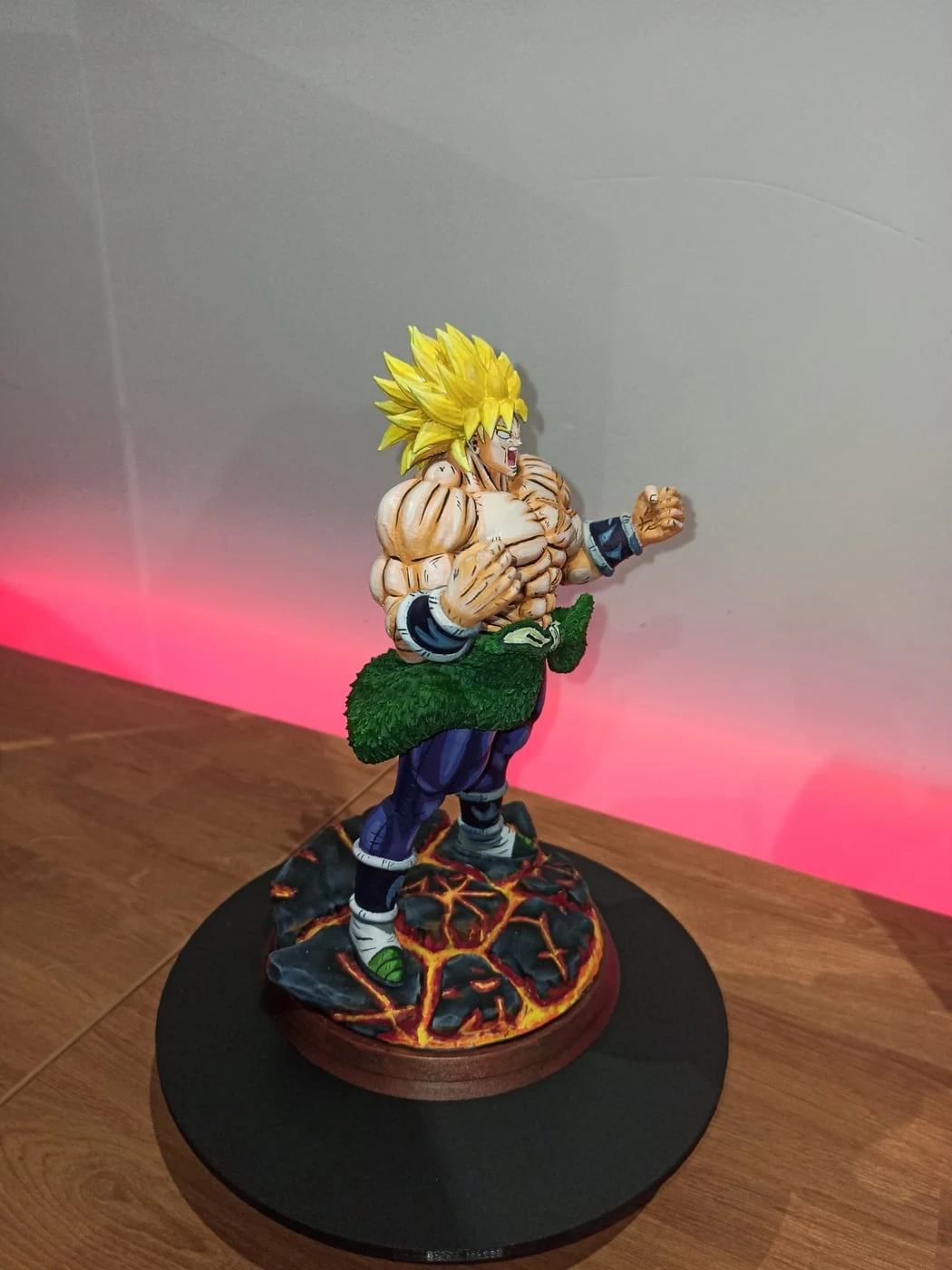 Estatueta colecionável impressa em resina 3D — fotografia 1