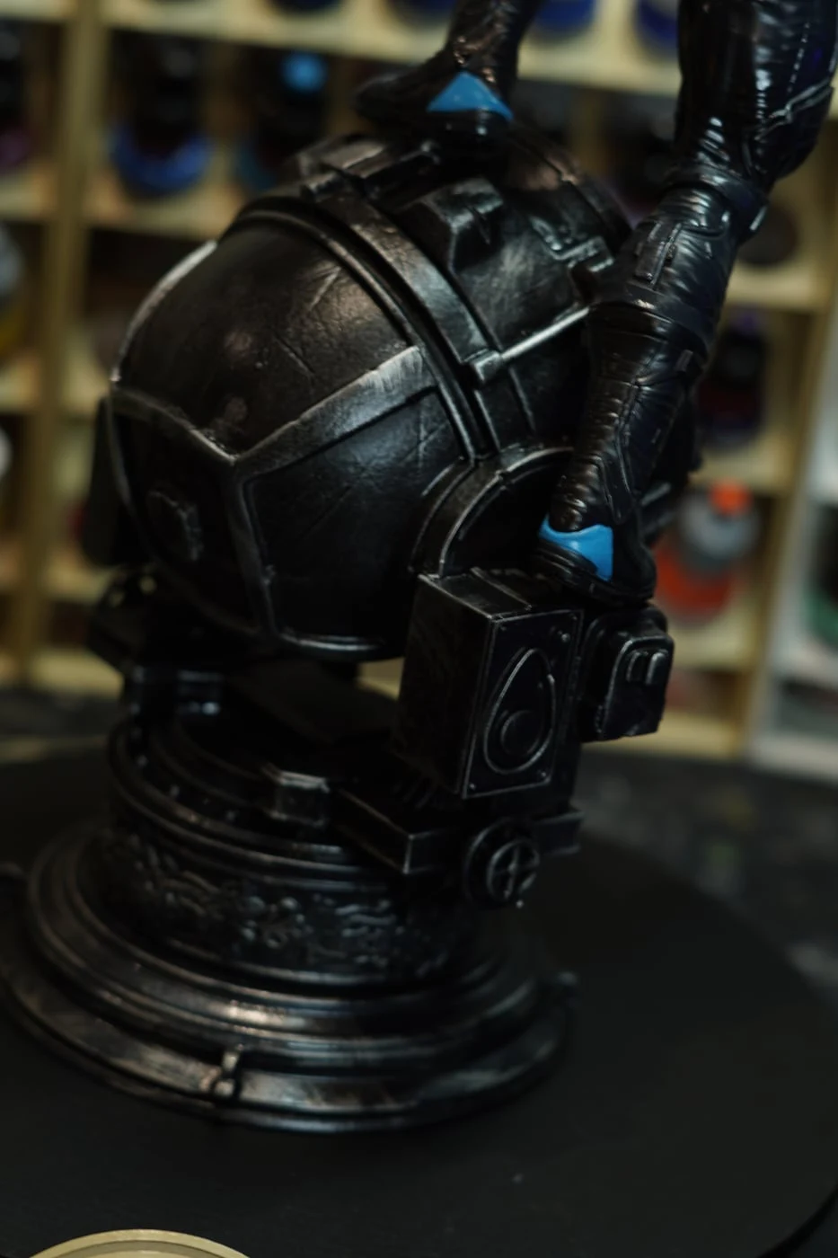 Estatueta colecionável impressa em resina 3D — fotografia 7