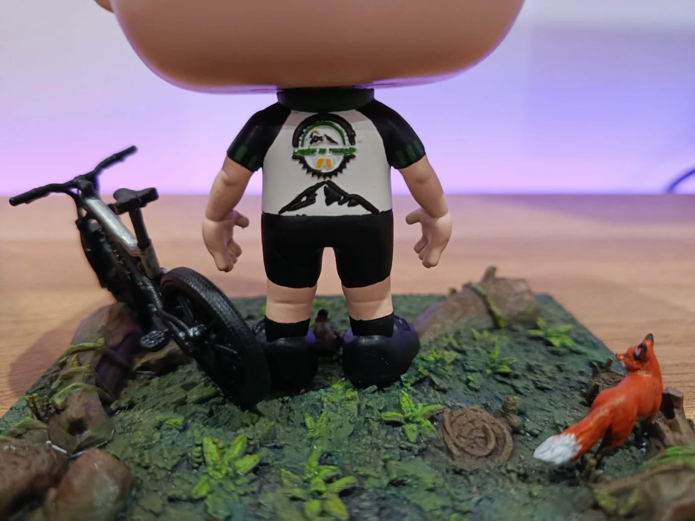 Figura mini-eu estilo Funko impressa em resina 3D — fotografia 2