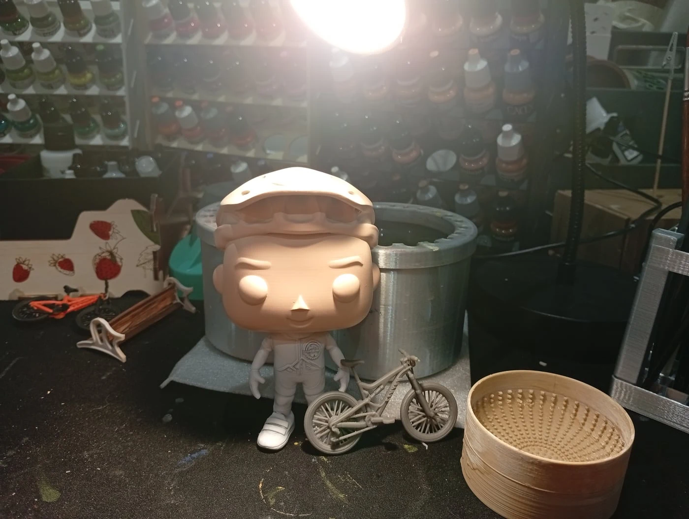 Figura mini-eu estilo Funko impressa em resina 3D — processo 5