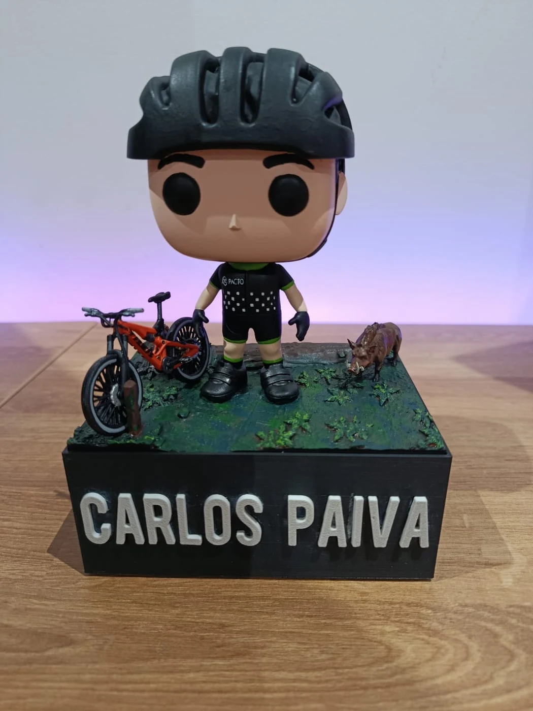 Figura mini-eu estilo Funko impressa em resina 3D