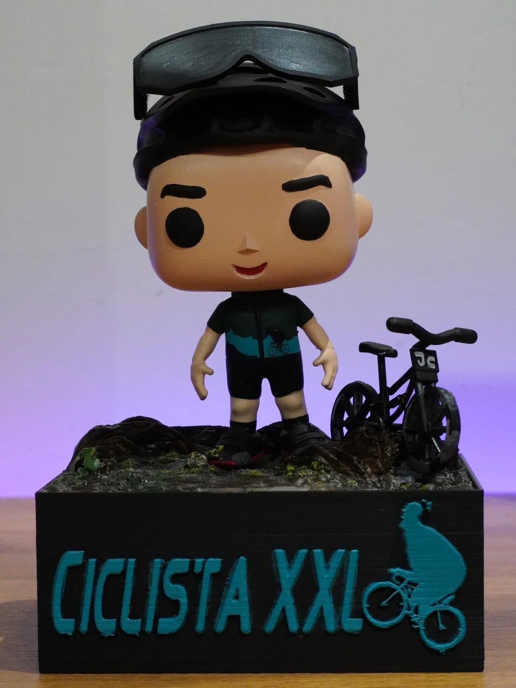 Figura mini-eu estilo Funko impressa em resina 3D — fotografia 4