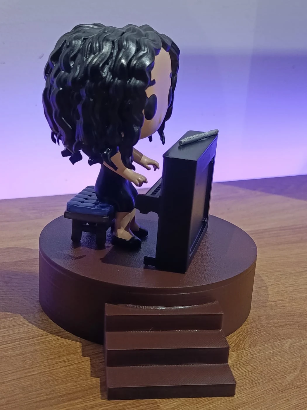 Figura mini-eu estilo Funko impressa em resina 3D — fotografia 1