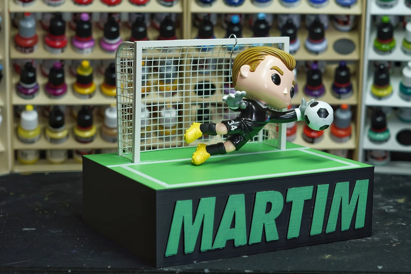 Figura mini-eu estilo Funko impressa em resina 3D — fotografia 1