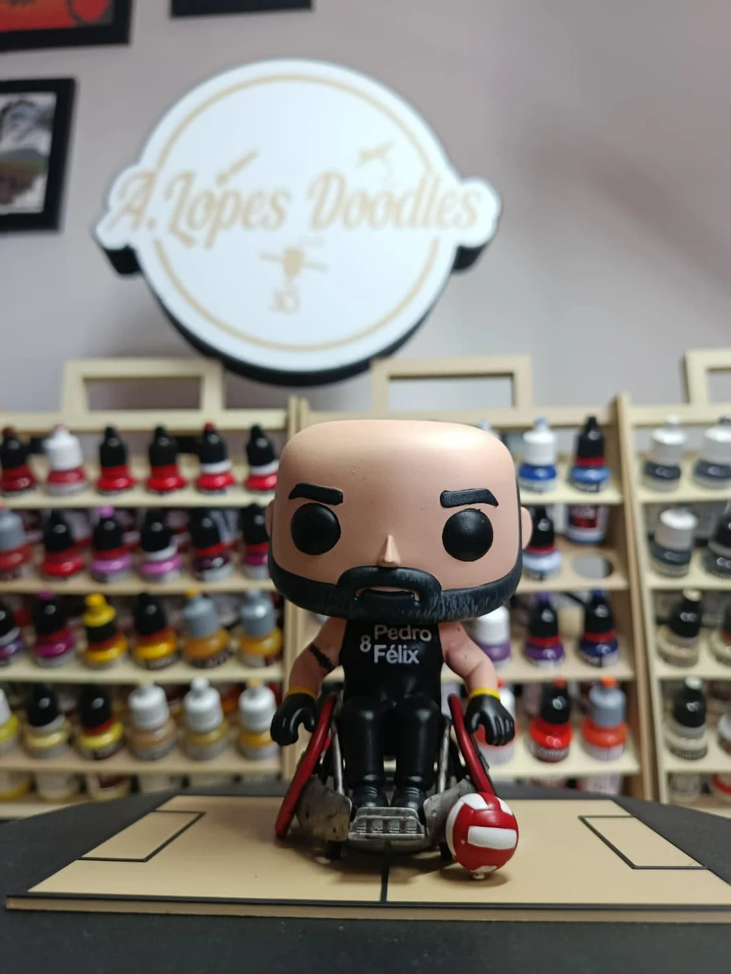 Figura mini-eu estilo Funko impressa em resina 3D