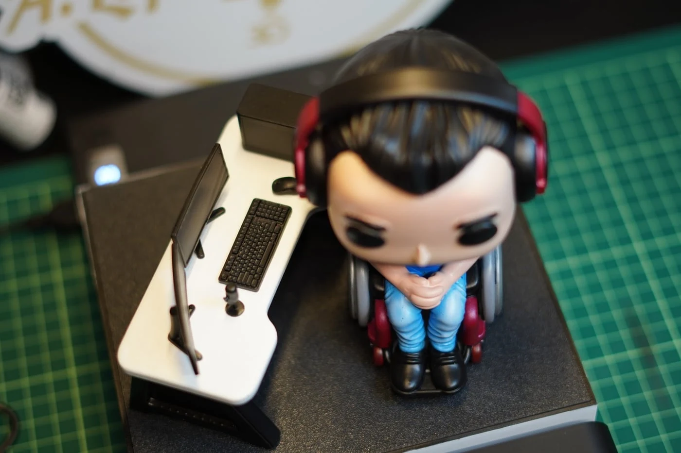 Figura mini-eu estilo Funko impressa em resina 3D — fotografia 2