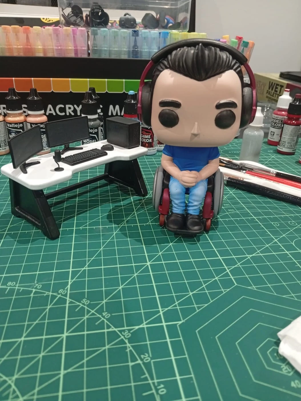 Figura mini-eu estilo Funko impressa em resina 3D — fotografia 5