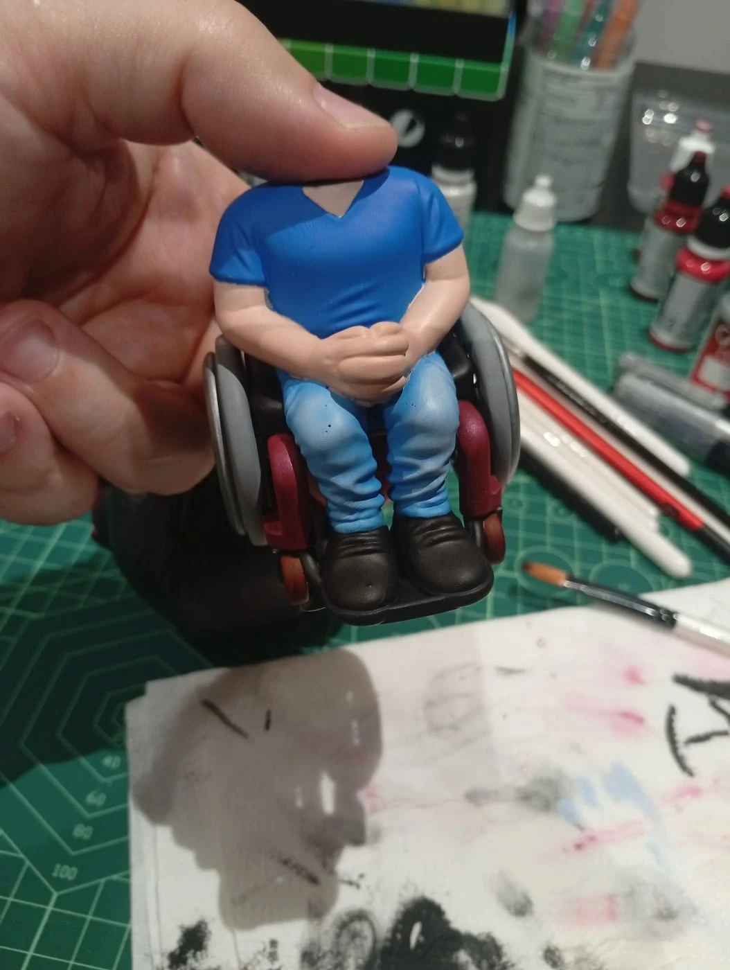Figura mini-eu estilo Funko impressa em resina 3D — processo 1