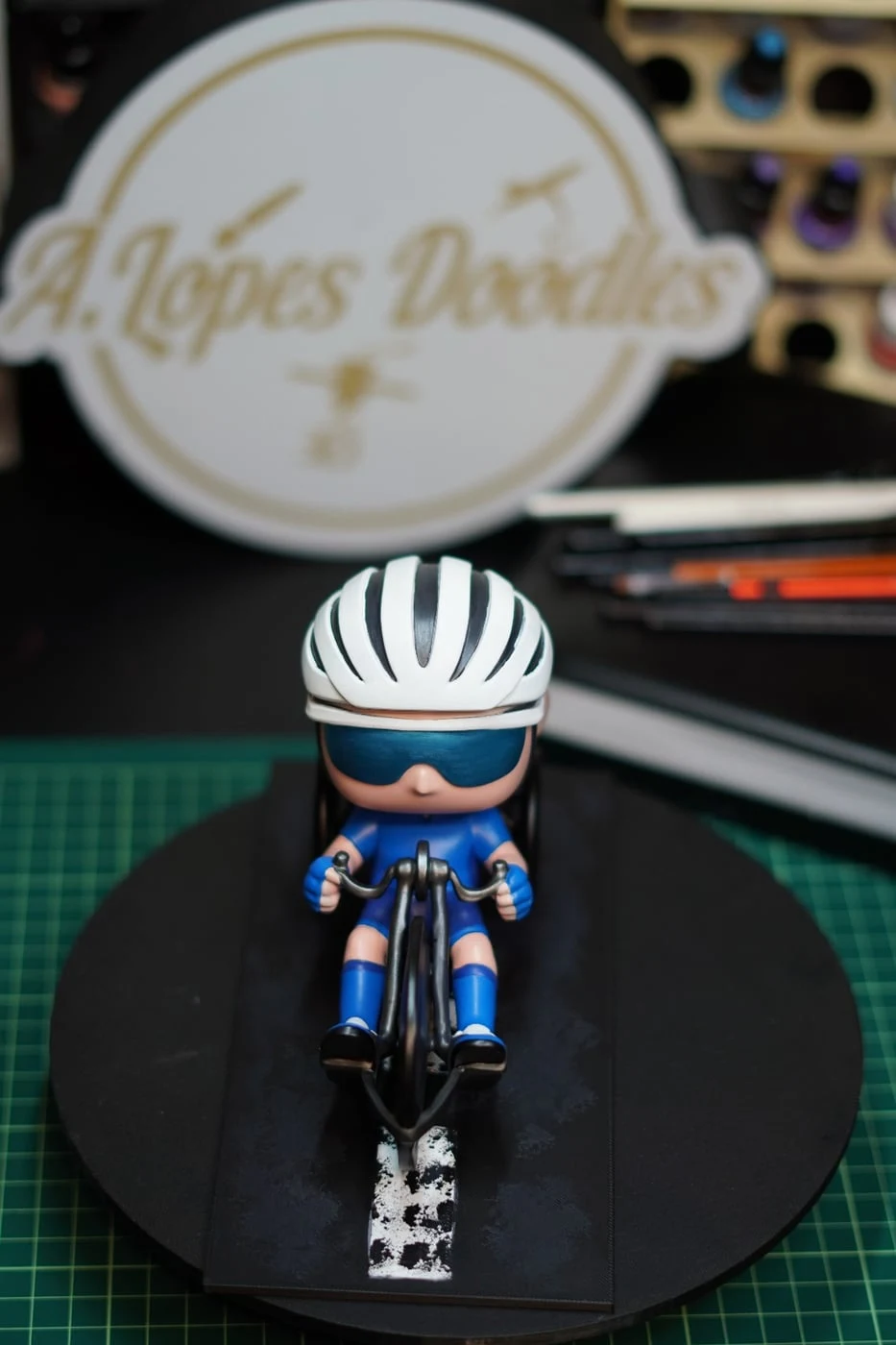 Figura mini-eu estilo Funko impressa em resina 3D