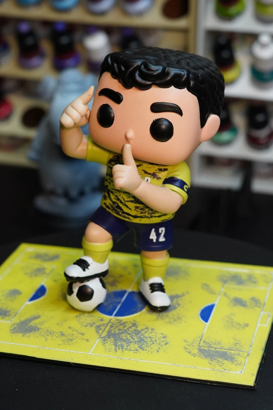 Figura mini-eu estilo Funko impressa em resina 3D — fotografia 2